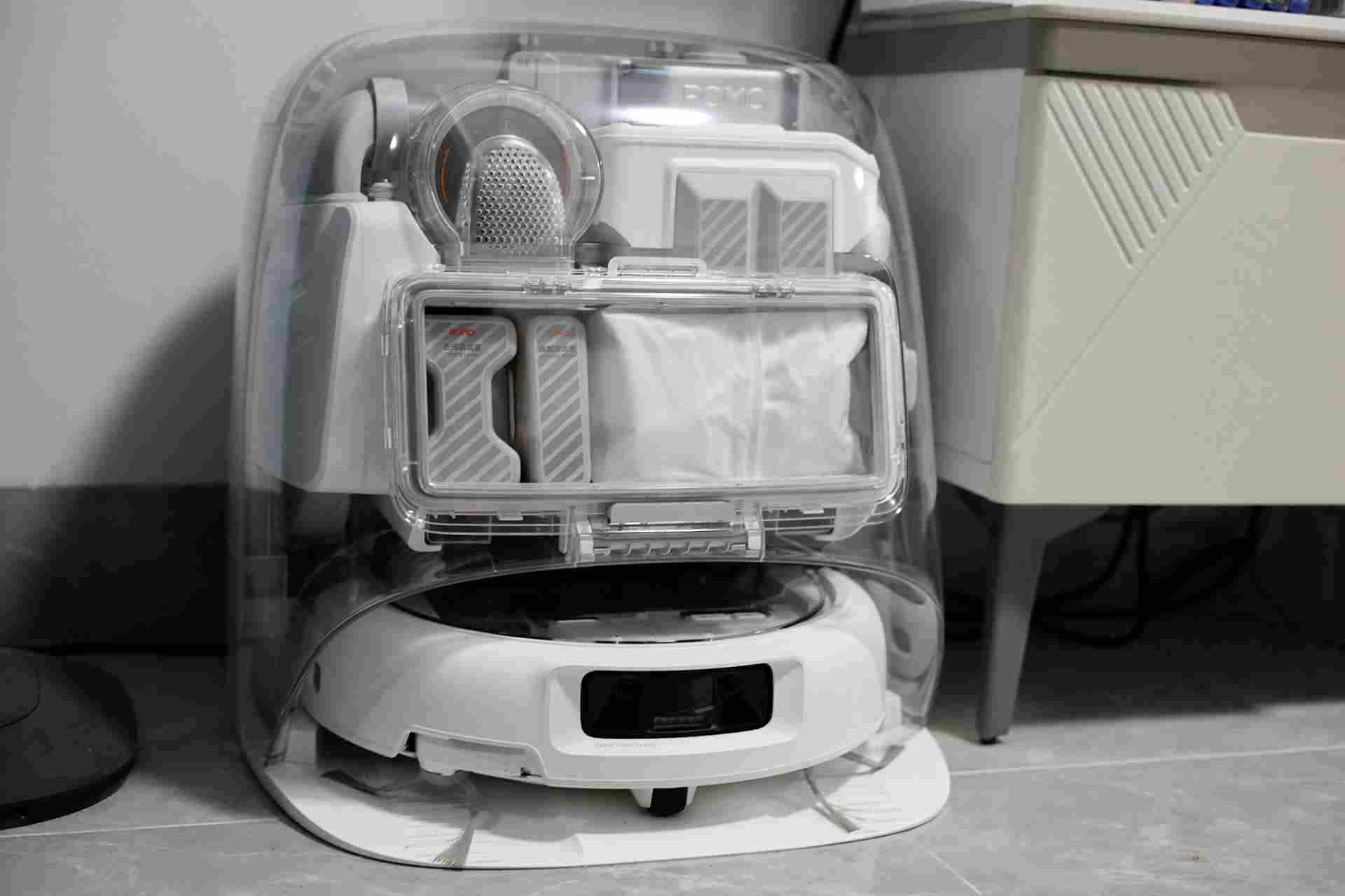 DJI ROMO P 首发评测:全能扫地机器人,也是地面飞行器(图1) IMG_1434.jpg