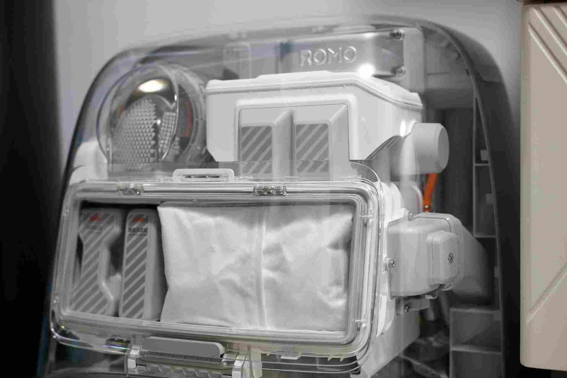 DJI ROMO P 首发评测:全能扫地机器人,也是地面飞行器(图3) IMG_1470.jpg