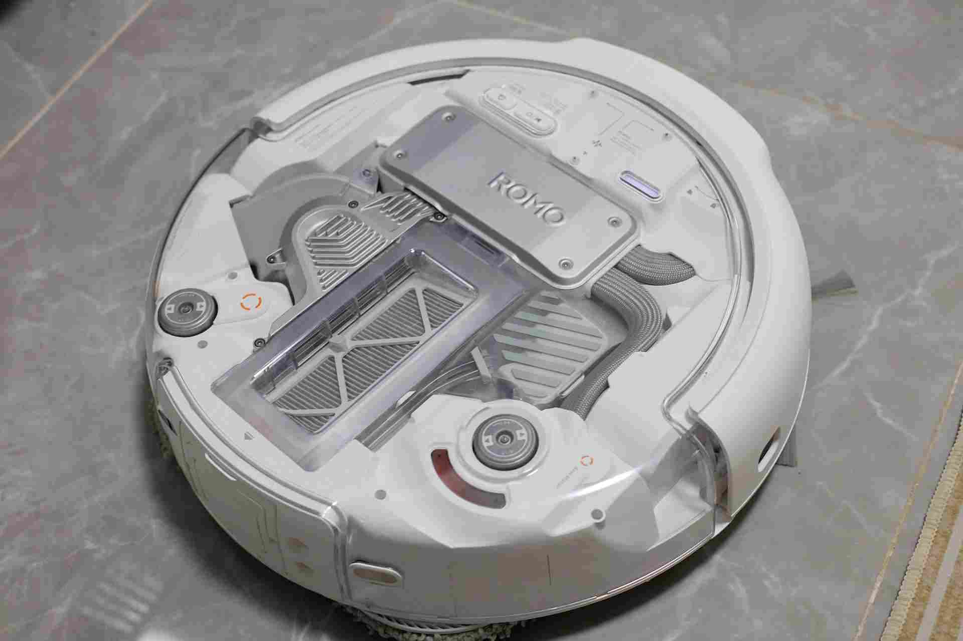 DJI ROMO P 首发评测:全能扫地机器人,也是地面飞行器(图4) IMG_1446.jpg