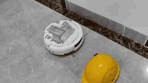 DJI ROMO P 首发评测:全能扫地机器人,也是地面飞行器(图10) 1296_1754398132(原视频).2025-08-05 21_03_35.gif