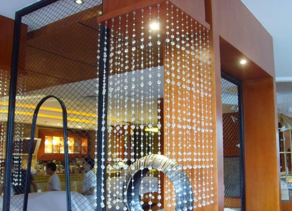 如何用水晶帘子珠、窗帘巧妙提升家居魅力？(图3)