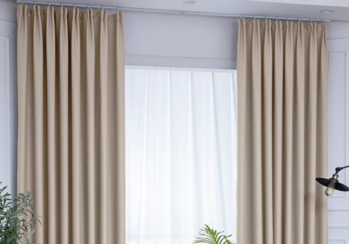 窗帘选购全攻略：提升家居颜值的必备神器！(图1)