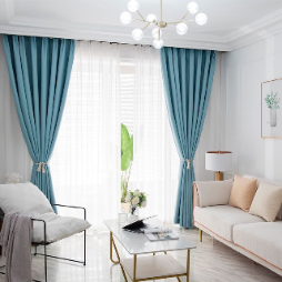 养猫家庭窗帘防抓终极指南：这种材质，主子都嫌滑！再凶的猫也挠不坏，亲测有效！(图1)